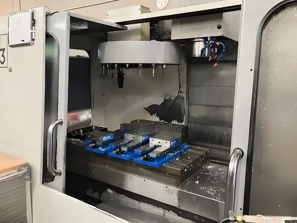 haas-vf3-1998-1718245546455-detail.webp
